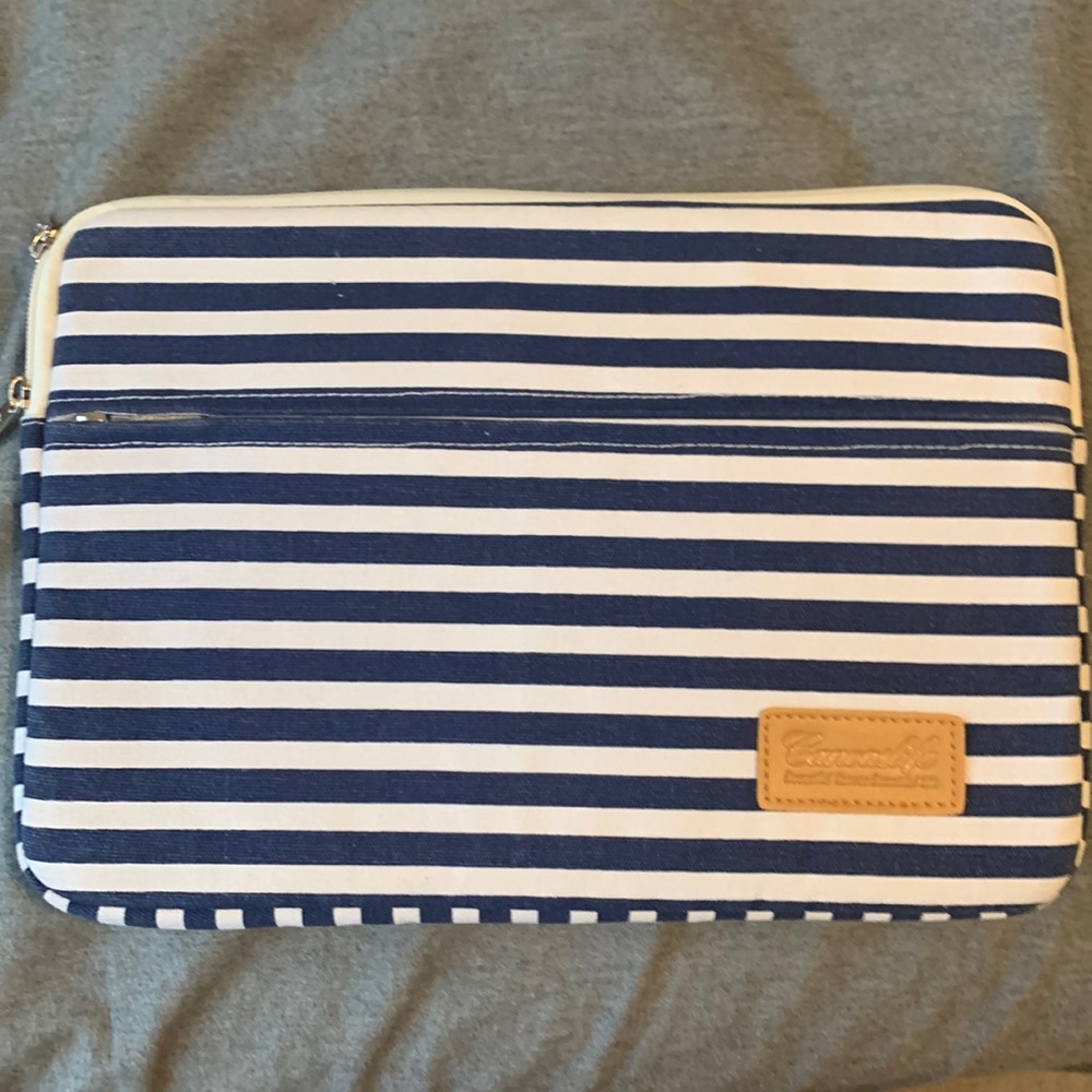 NWOT Laptop Sleeve